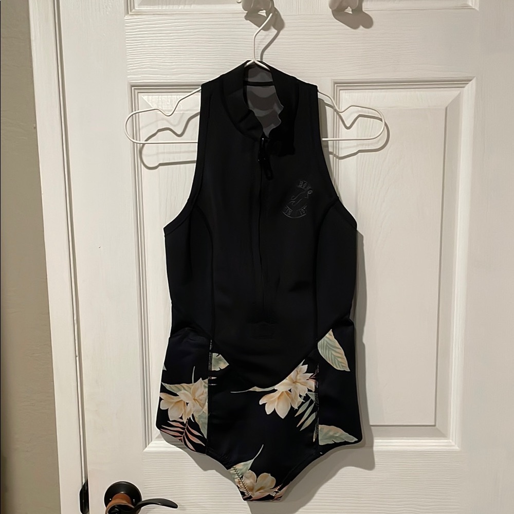 Billabong Floral Black Sleeveless wetsuit